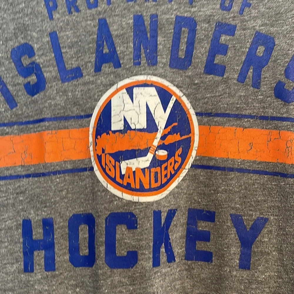 NHL NY Islanders short sleeve shirt size kids medium 10-12